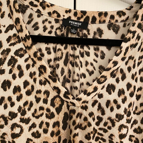 Printed Blouse in Size L by Premise Studio - Picture 5 of 7